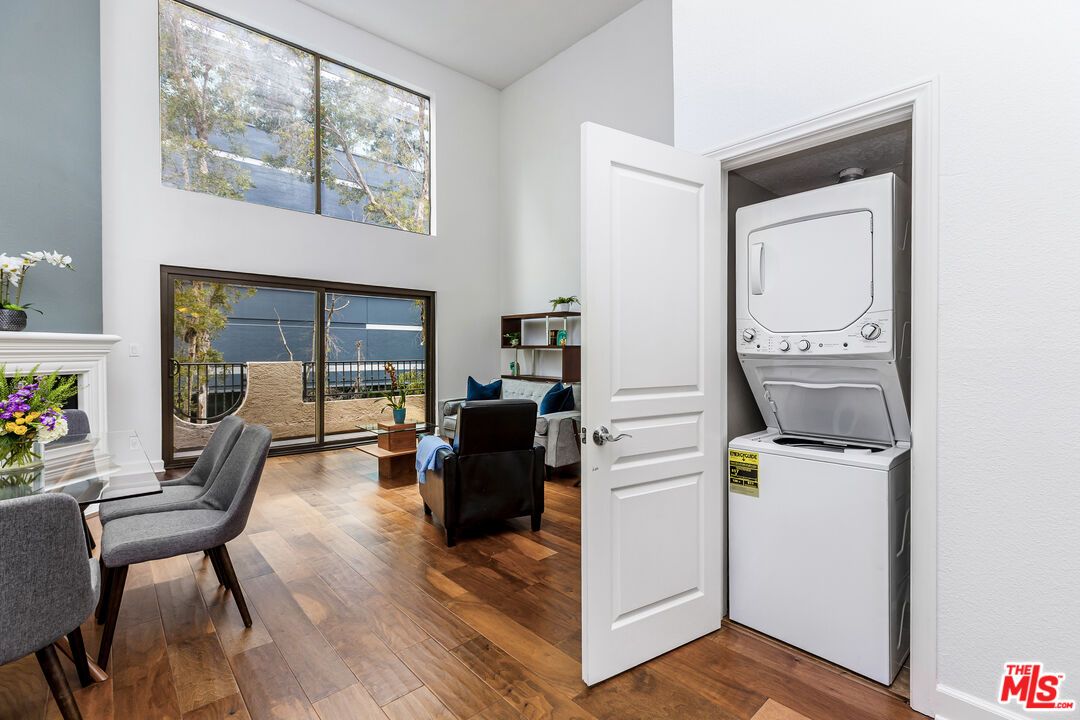 1633 S Bentley Ave Unit: 306