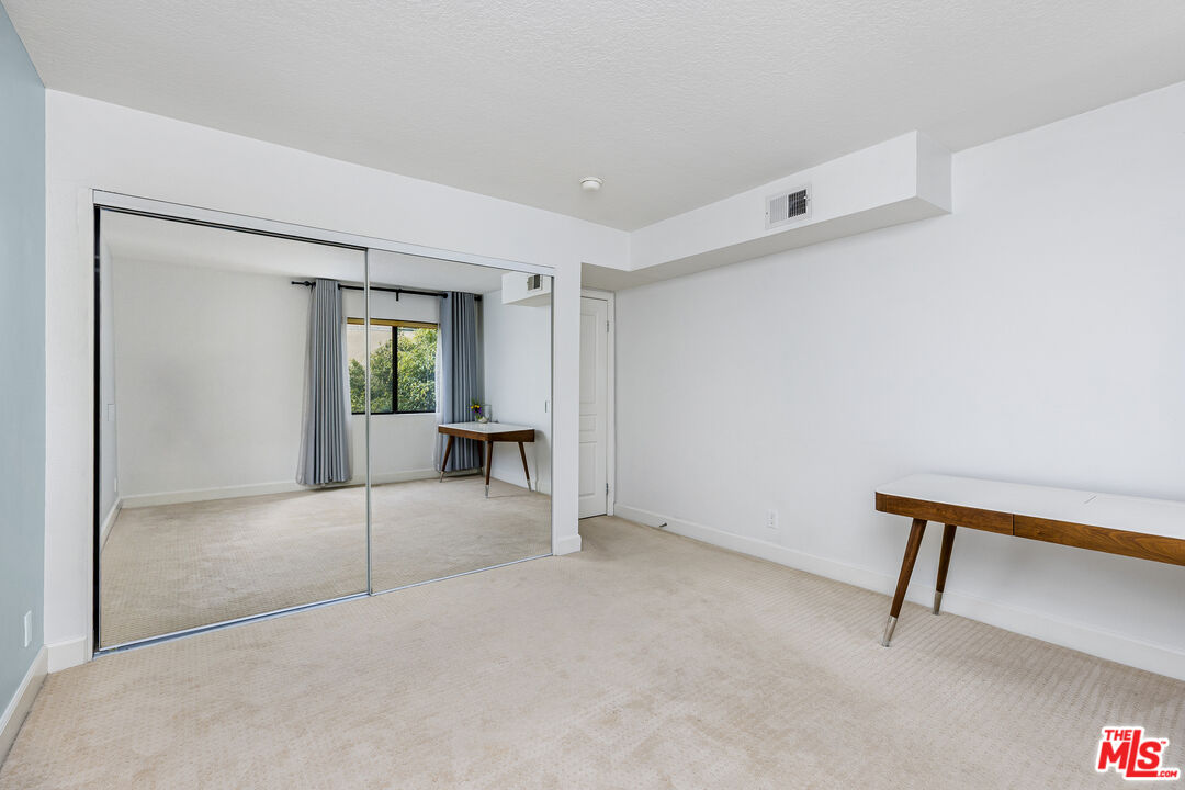 1633 S Bentley Ave Unit: 306