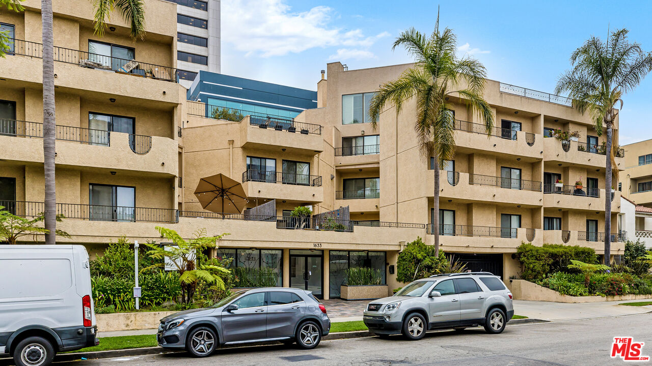 1633 S Bentley Ave Unit: 306