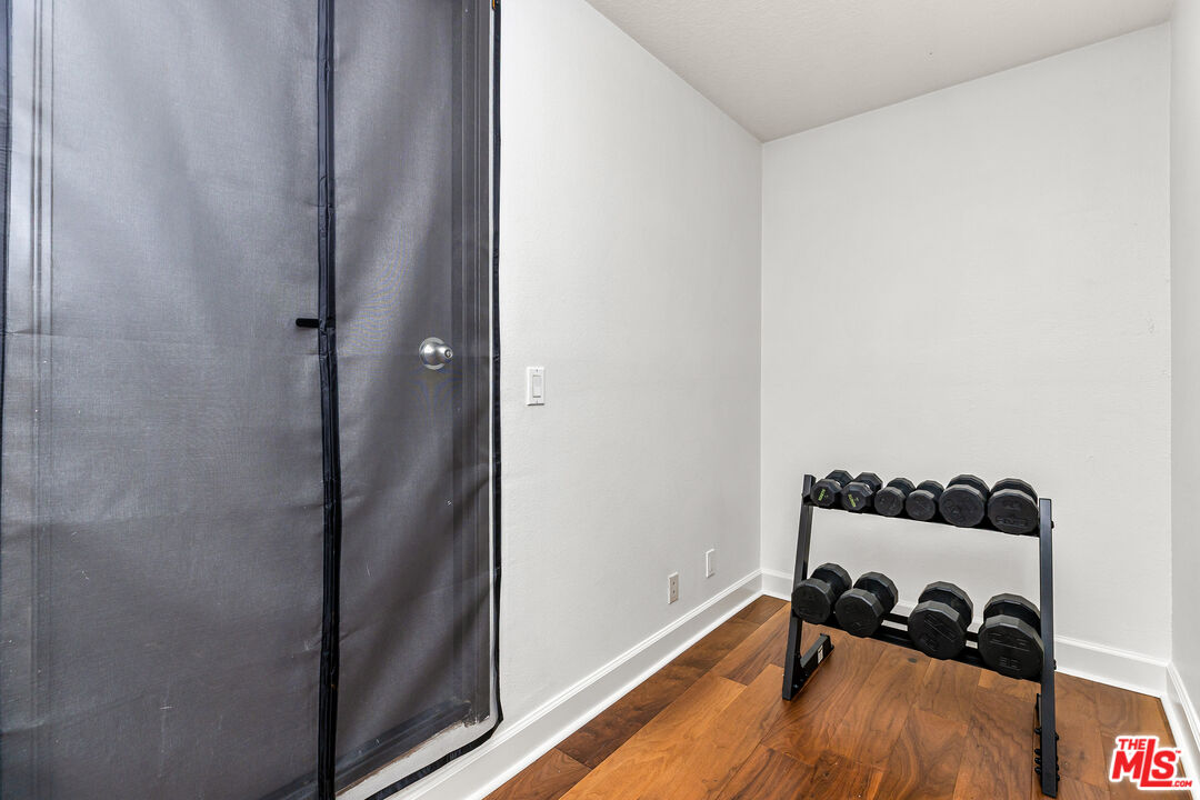 1633 S Bentley Ave Unit: 306