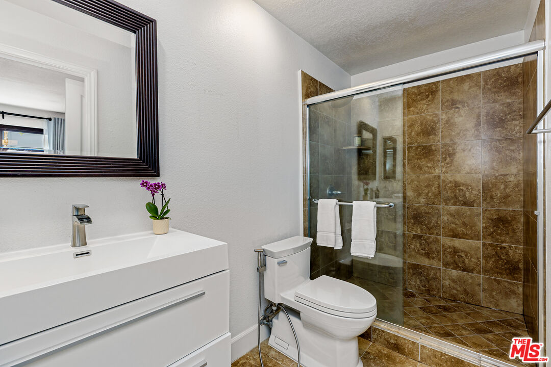 1633 S Bentley Ave Unit: 306