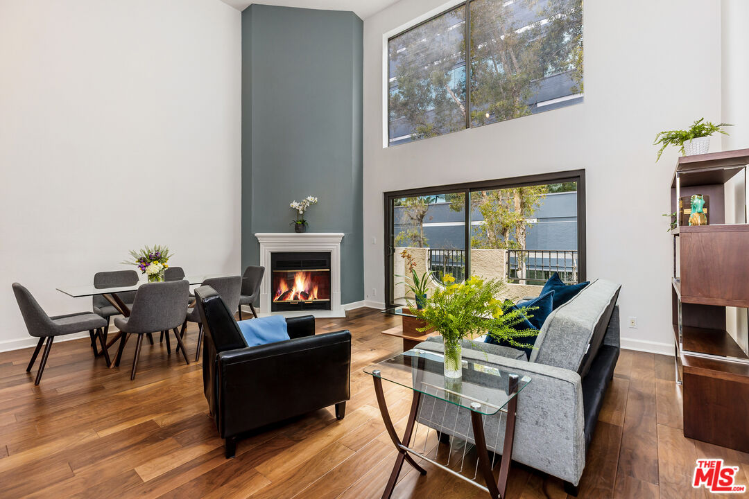 1633 S Bentley Ave Unit: 306