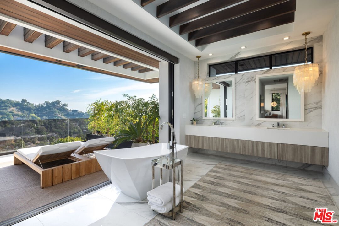 stunning contemporary home