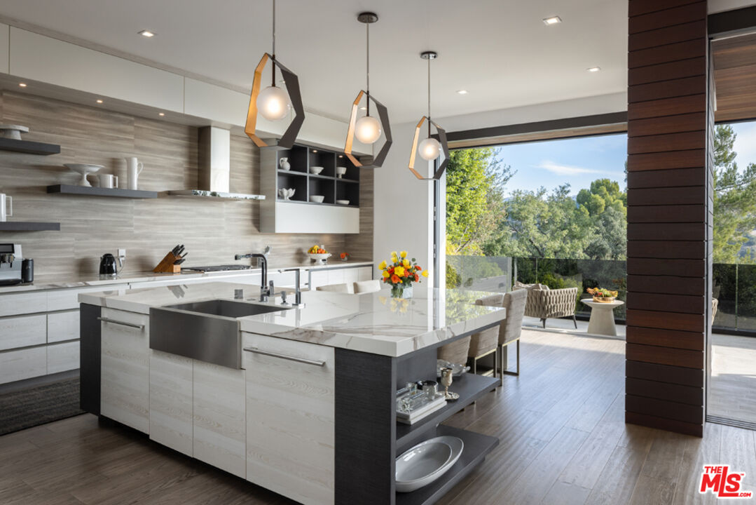 stunning contemporary home