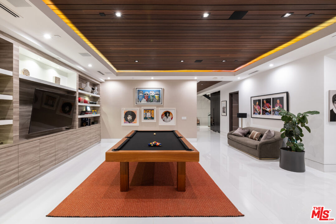 stunning contemporary home