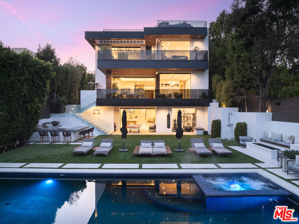 stunning contemporary home