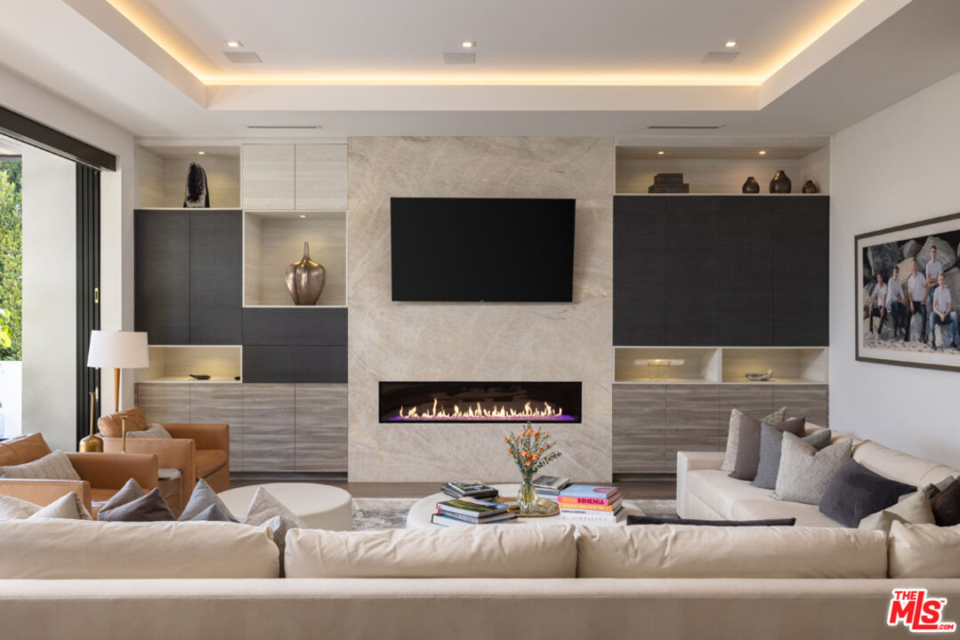 stunning contemporary home