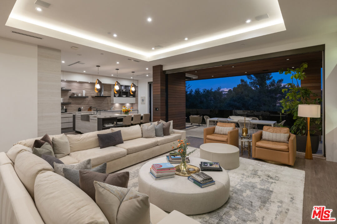 stunning contemporary home