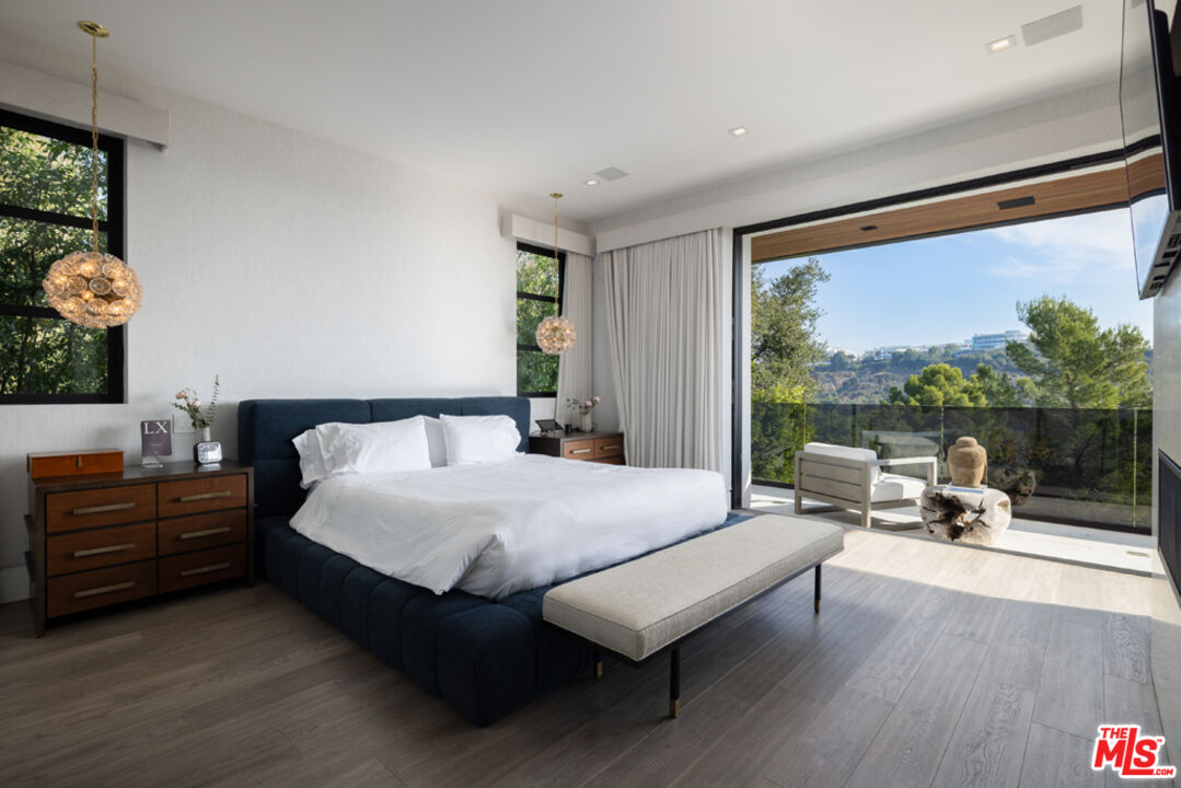 stunning contemporary home