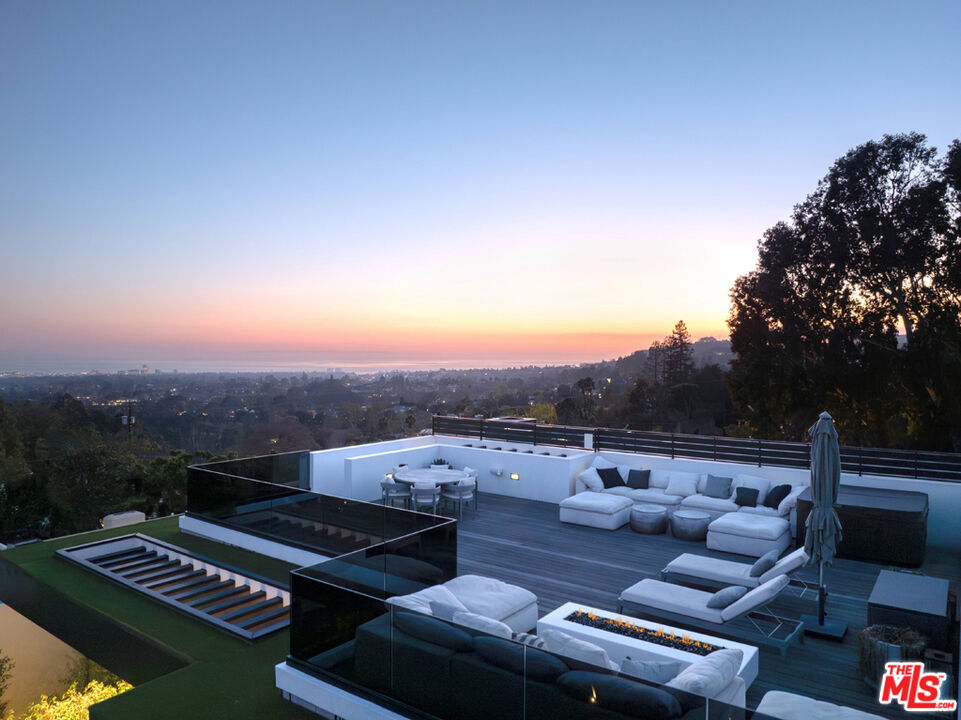 stunning contemporary home