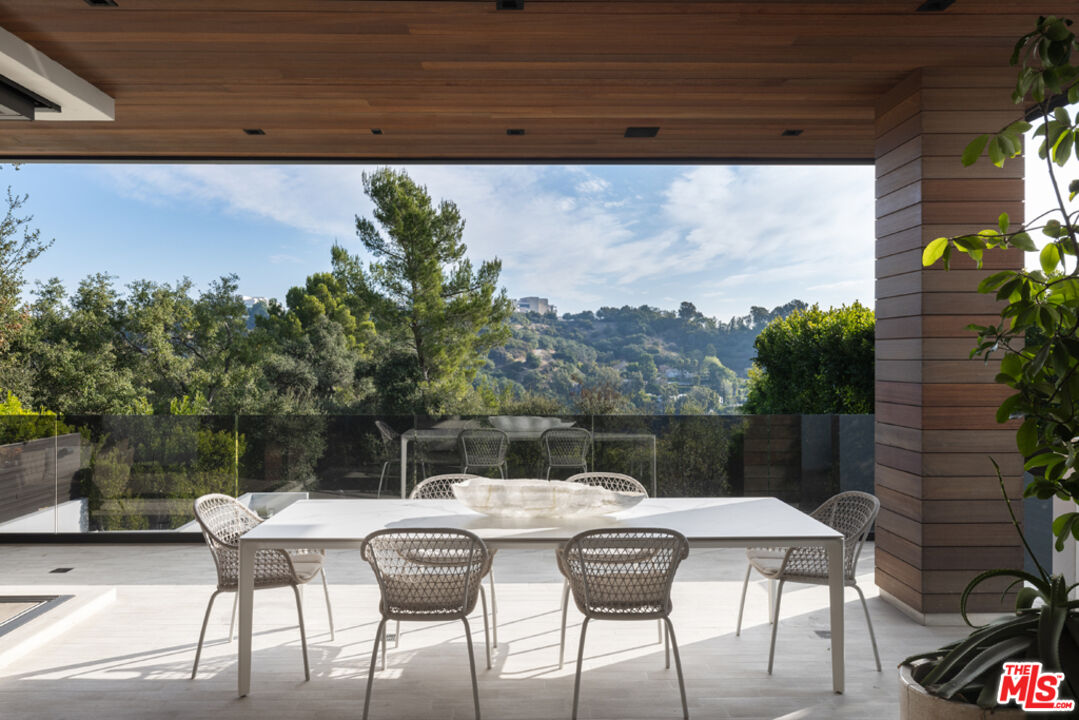 stunning contemporary home