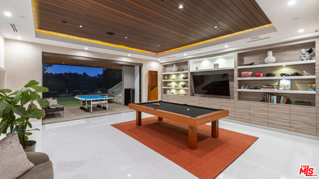 stunning contemporary home