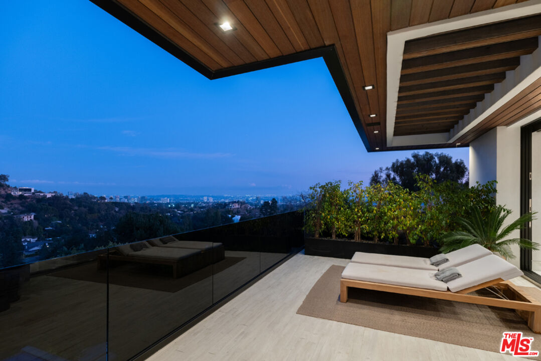 stunning contemporary home