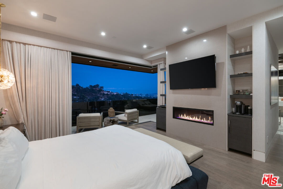 stunning contemporary home