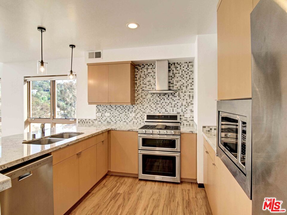 Modern and stylish with dramatic high ceilings