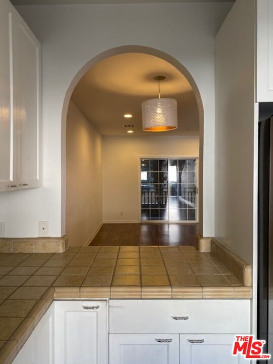 5248 SATSUMA AVE Unit: 2