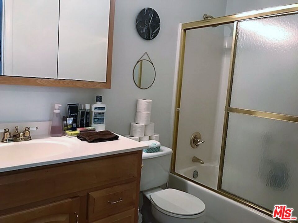 5248 SATSUMA AVE Unit: 2