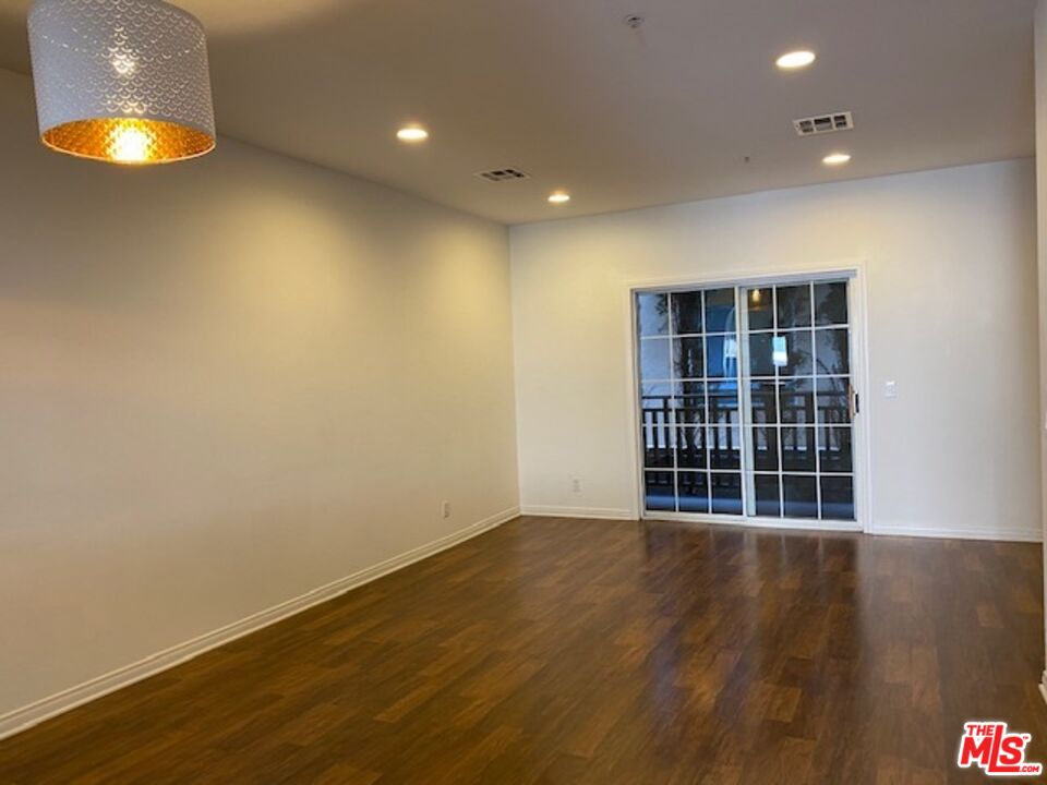 5248 SATSUMA AVE Unit: 2