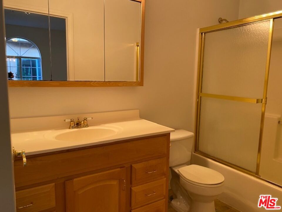 5248 SATSUMA AVE Unit: 2