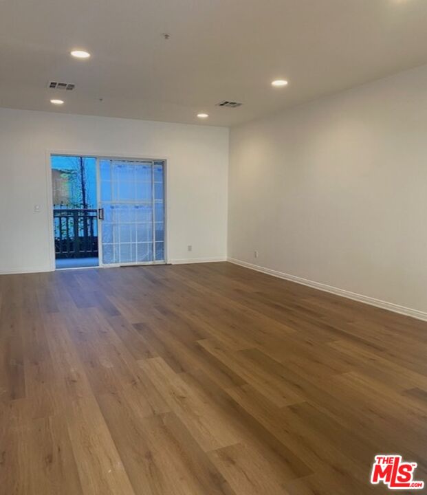 Beautifully maintained with arched windows