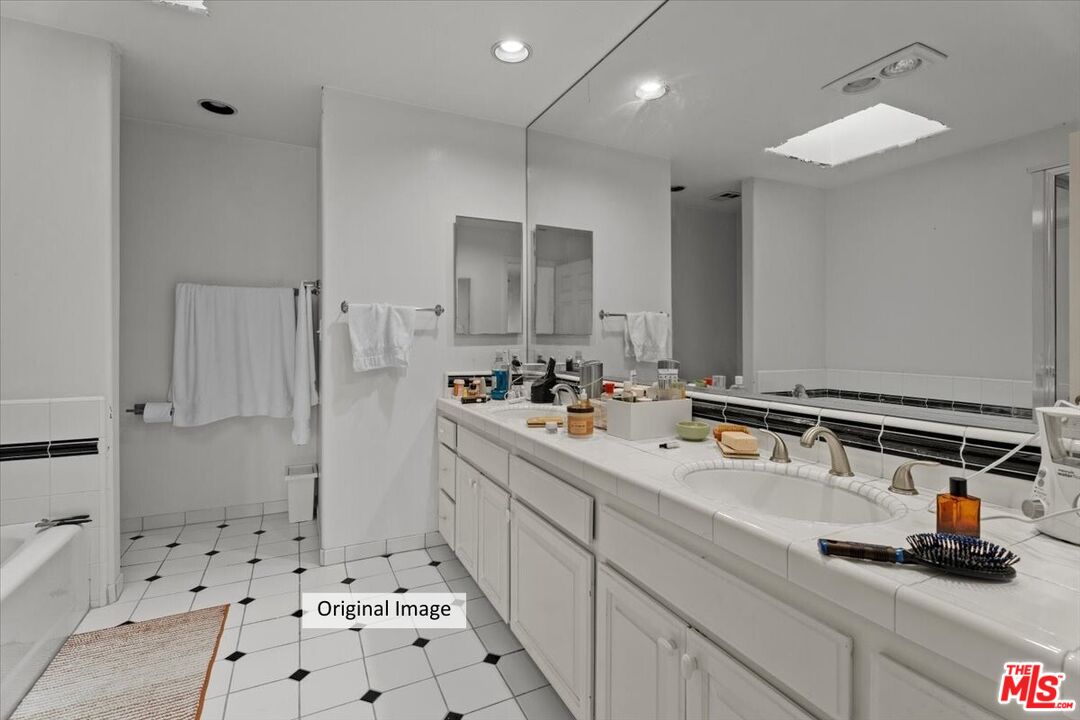 End-unit townhouse presents a rare opportunity