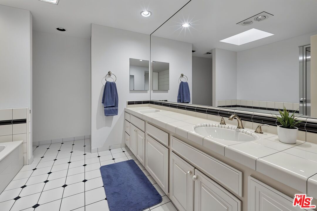 1121 Princeton St Unit: 5