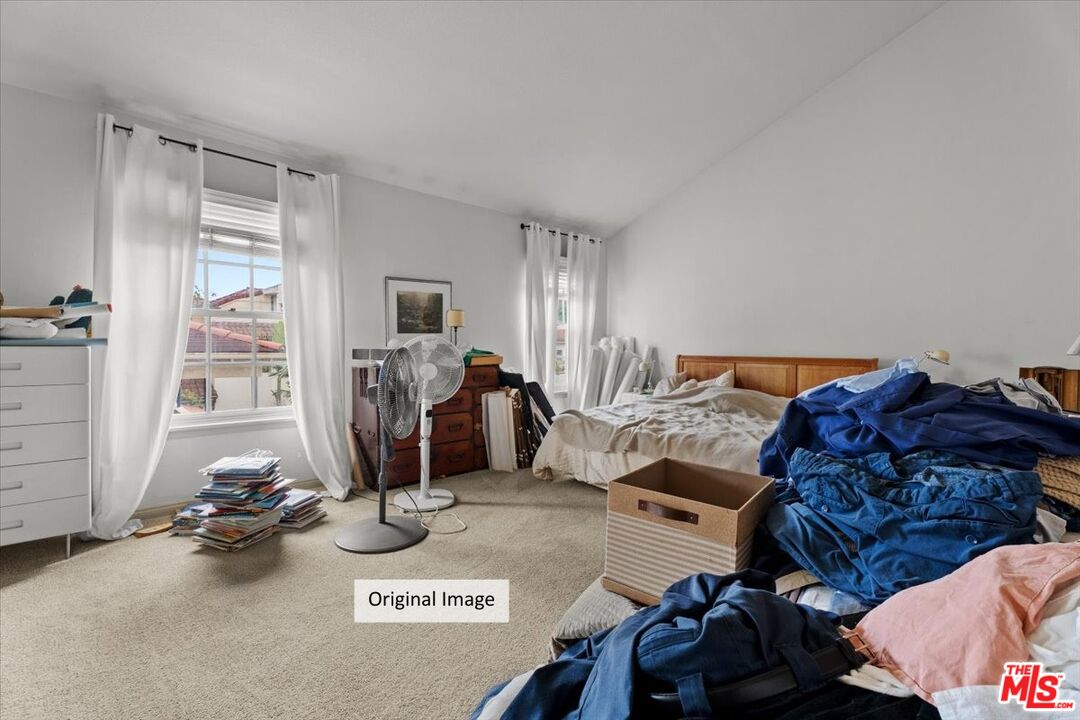 End-unit townhouse presents a rare opportunity