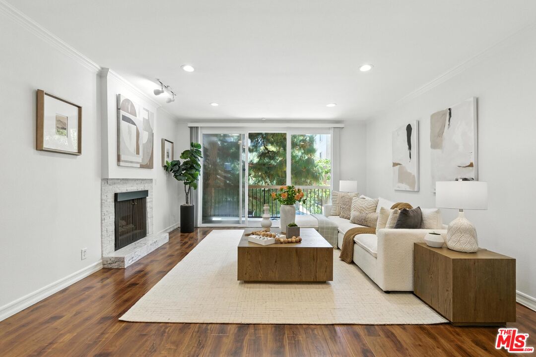 1520 Camden Ave Unit: 103