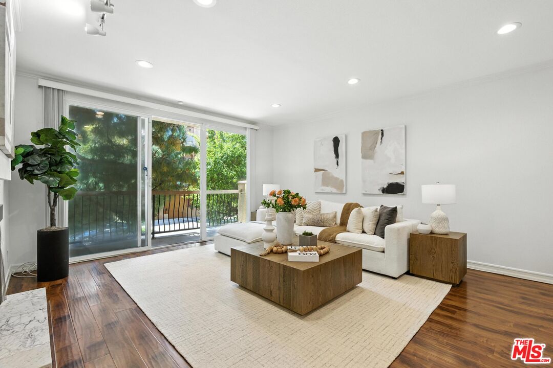 1520 Camden Ave Unit: 103