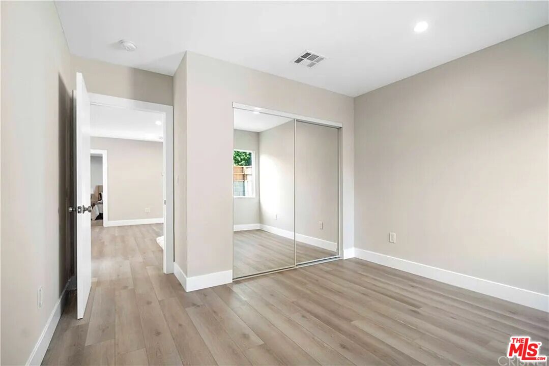 Modern home in sought-after Lake Balboa