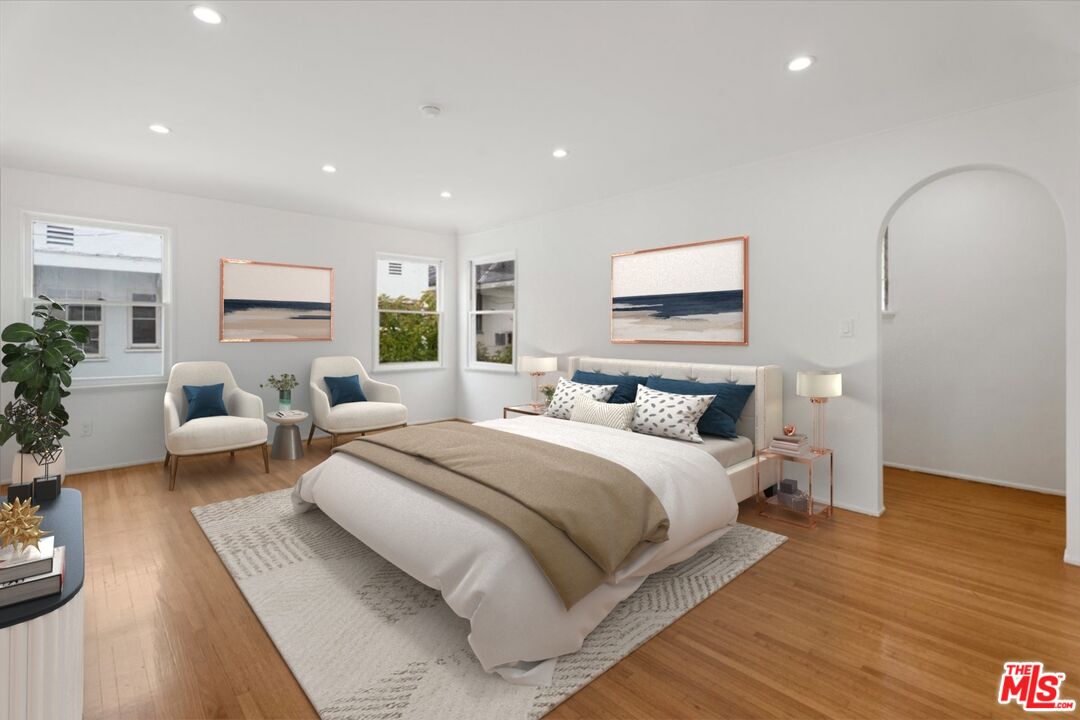 An excellent floor plan for comfortable living and effortless entertaining