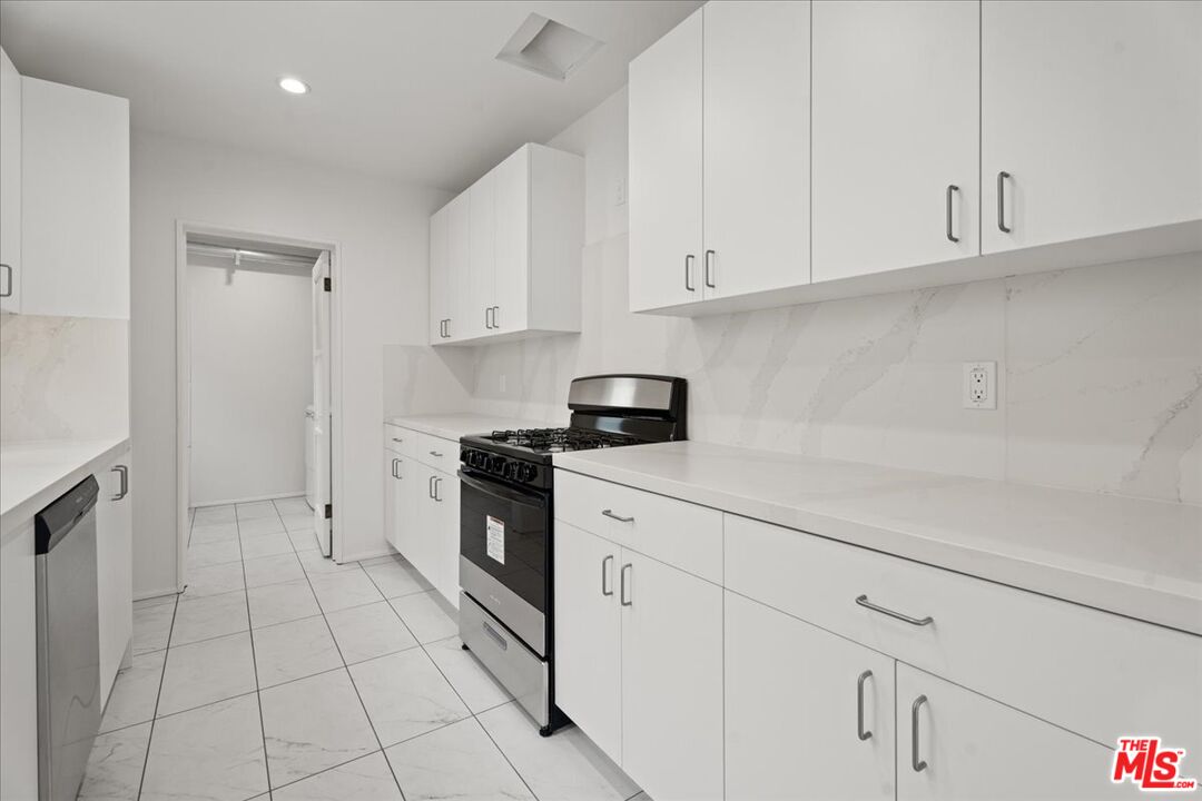 An excellent floor plan for comfortable living and effortless entertaining