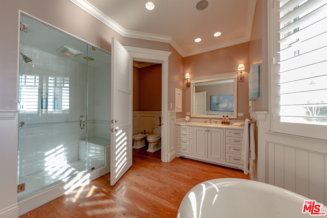 80 foot lot on exclusive Broad Beach