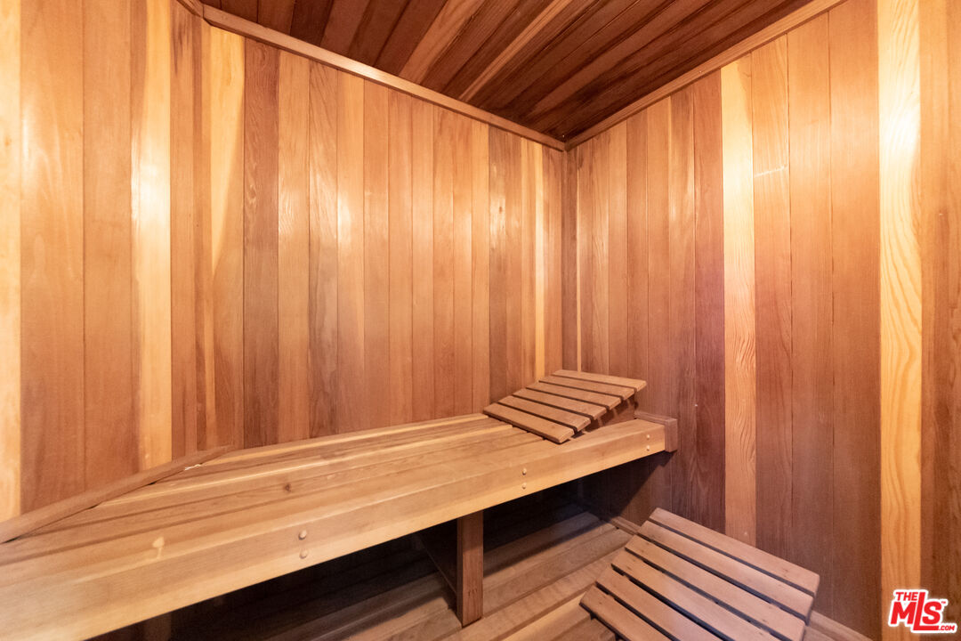 80 foot lot on exclusive Broad Beach