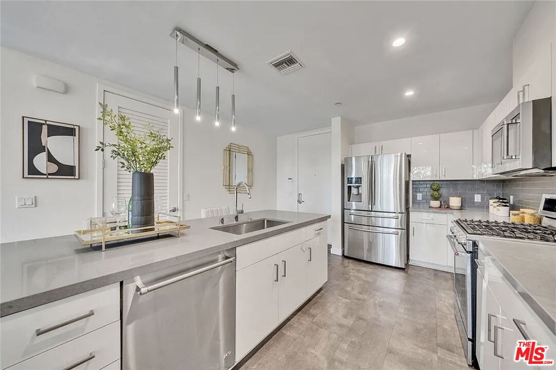 4140 Glencoe Ave Unit: 412