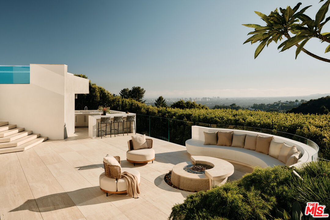 Exquisite Design in the Bird Streets