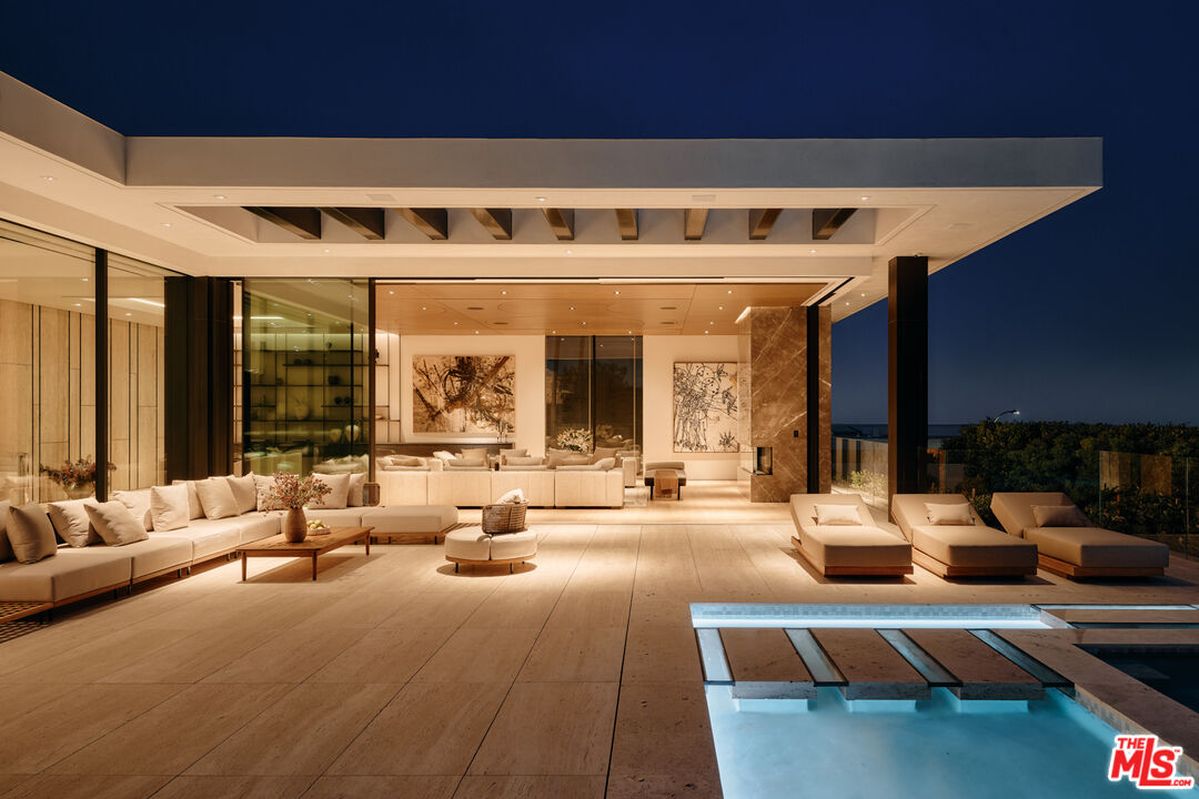 Exquisite Design in the Bird Streets