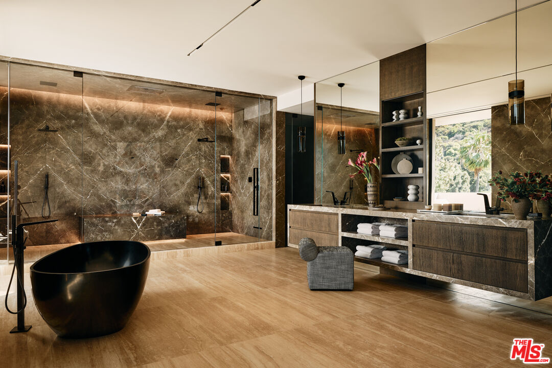 Exquisite Design in the Bird Streets