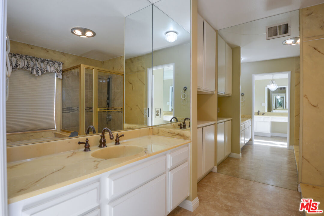 light, volume, and a strong sense of presence