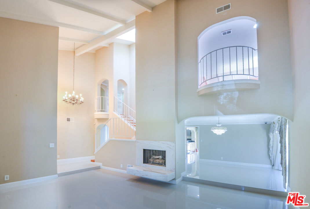 light, volume, and a strong sense of presence