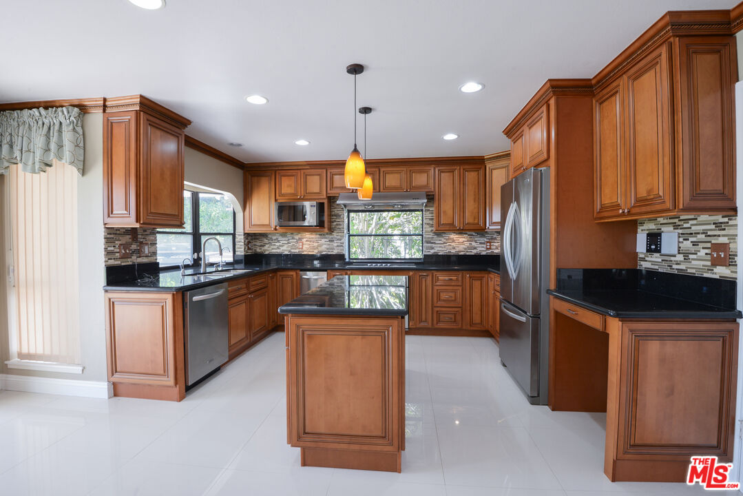 light, volume, and a strong sense of presence