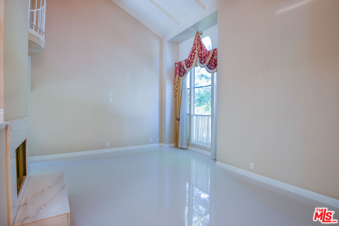 light, volume, and a strong sense of presence