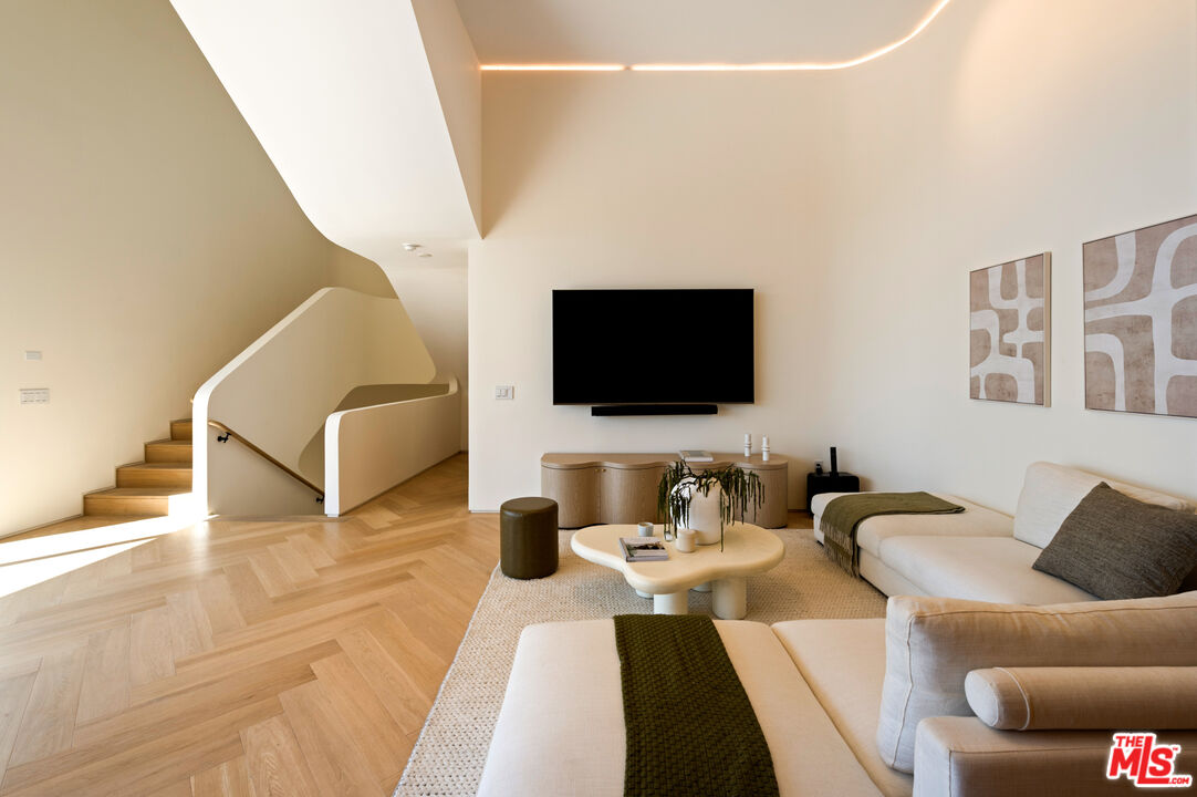 stunning new construction home