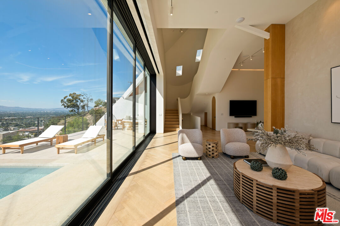 stunning new construction home