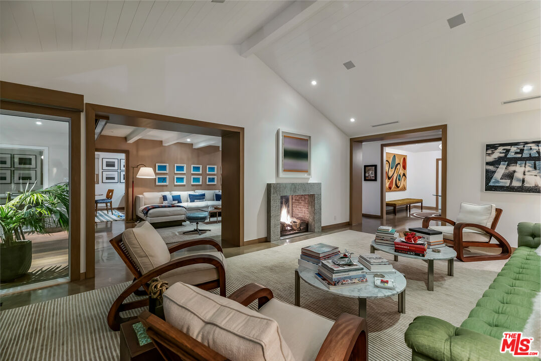 A Private Oasis in The Bird Streets