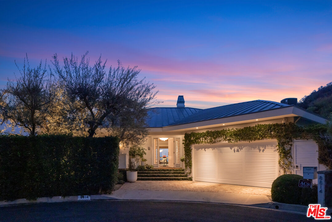 A Private Oasis in The Bird Streets