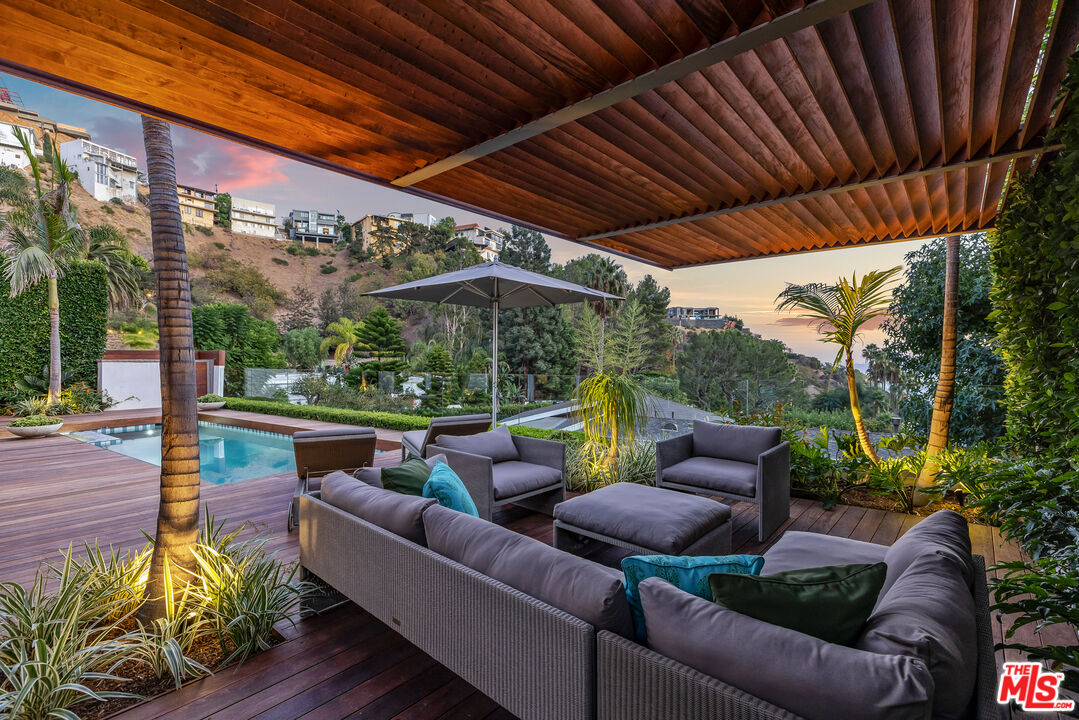 A Private Oasis in The Bird Streets