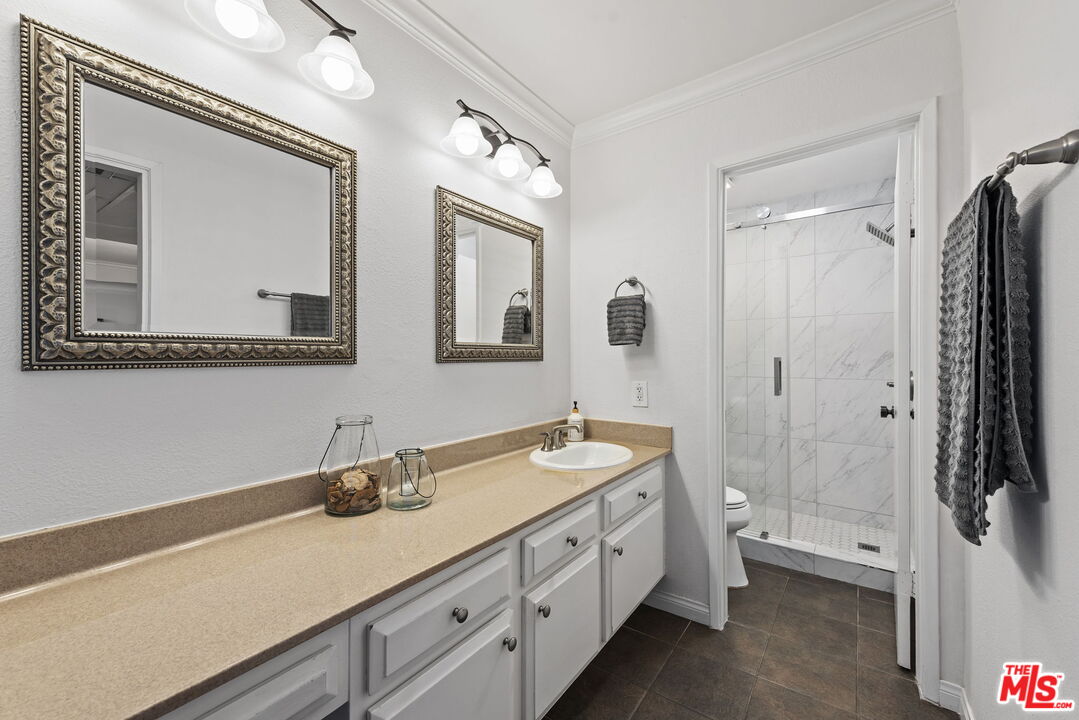 750 N Kings Rd Unit: 118