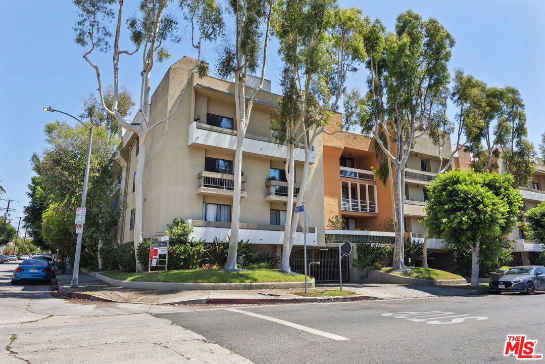 750 N Kings Rd Unit: 118