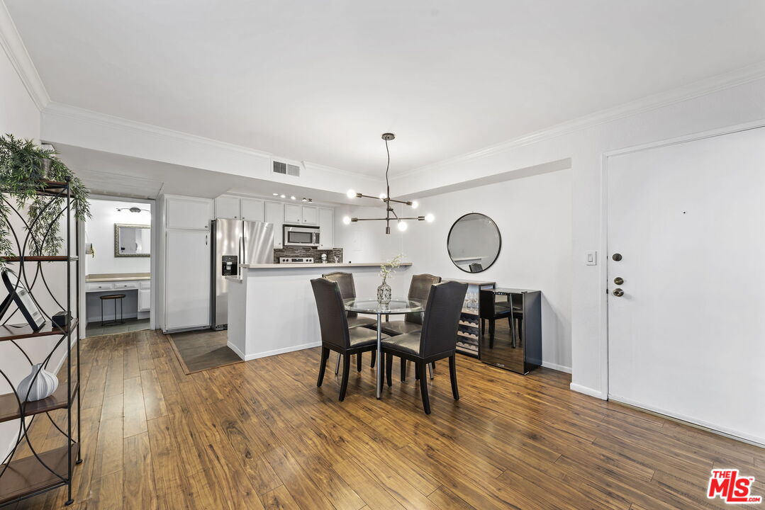 750 N Kings Rd Unit: 118